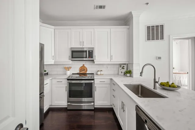 $1,050,000 | 21 George Street, Unit 203, Charleston, SC 29401