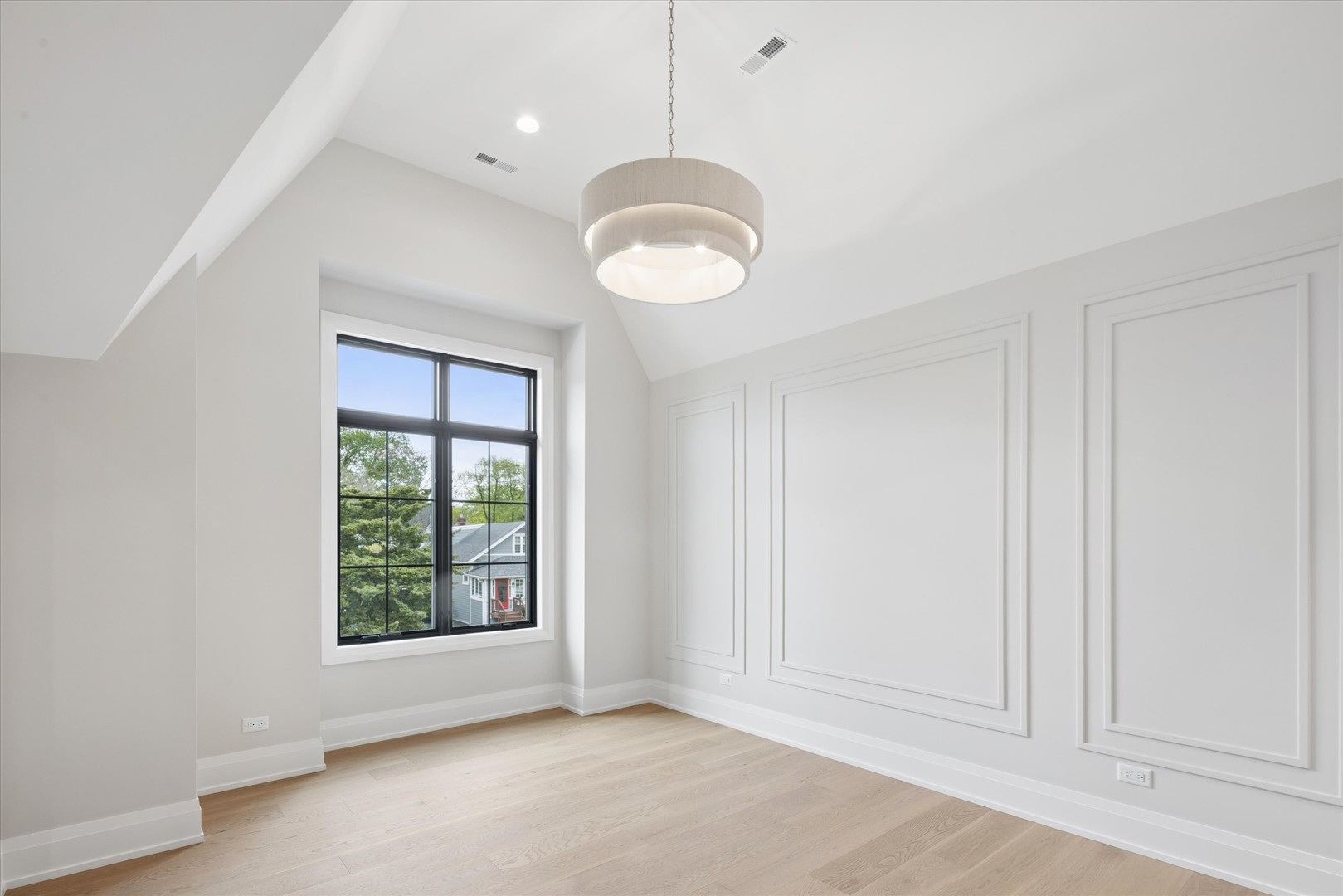 196 Walnut Street Elmhurst, IL 60126 - Photo 22 of 37 an empty room with windows and entrance
