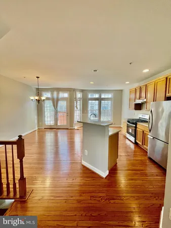 $3,395 | 8175 Skelton Circle, Falls Church, VA 22042