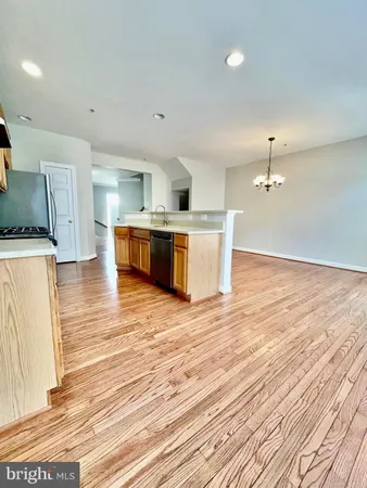 $3,395 | 8175 Skelton Circle, Falls Church, VA 22042