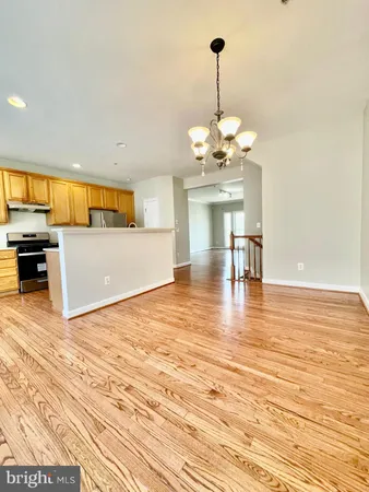 $3,395 | 8175 Skelton Circle, Falls Church, VA 22042