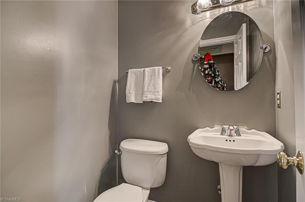 338 Sapphire Valley Drive Winston-Salem, NC 27107 - Photo 18 of 50