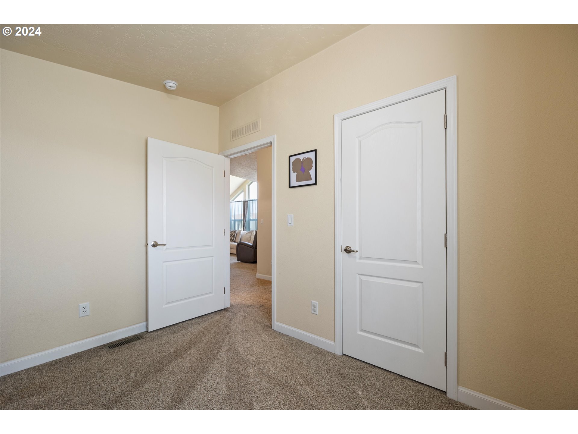 3076 Southwest River View Drive Pendleton, OR 97801 - Photo 10 of 37 a view of an empty room