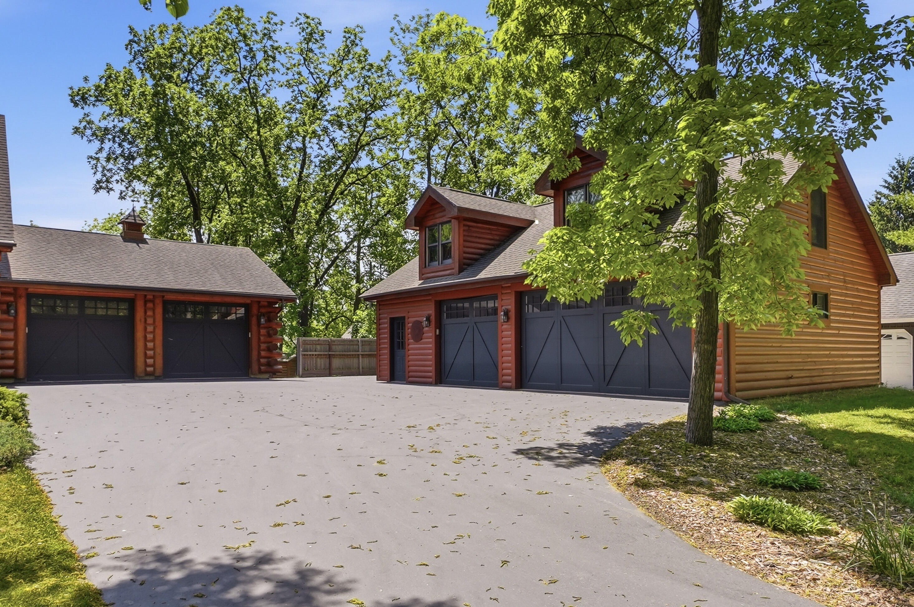 34025 Venice Park Road Summit, WI 53018 - Photo 12 of 52 Garages