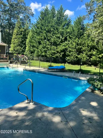 $825,000 | 5 Dorchester Court, Jackson, NJ 08527