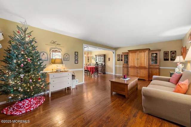 $825,000 | 5 Dorchester Court, Jackson, NJ 08527