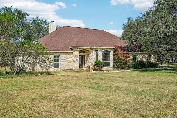 $550,000 | 108 Medora Branch, Floresville, TX 78114