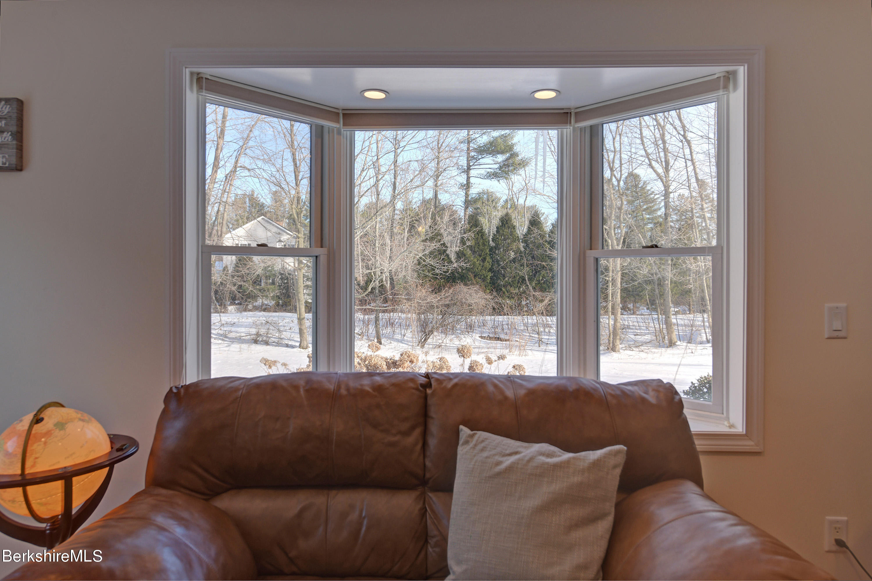 55 Roberta Road Pittsfield, MA 01201 - Photo 13 of 43 Family Room View