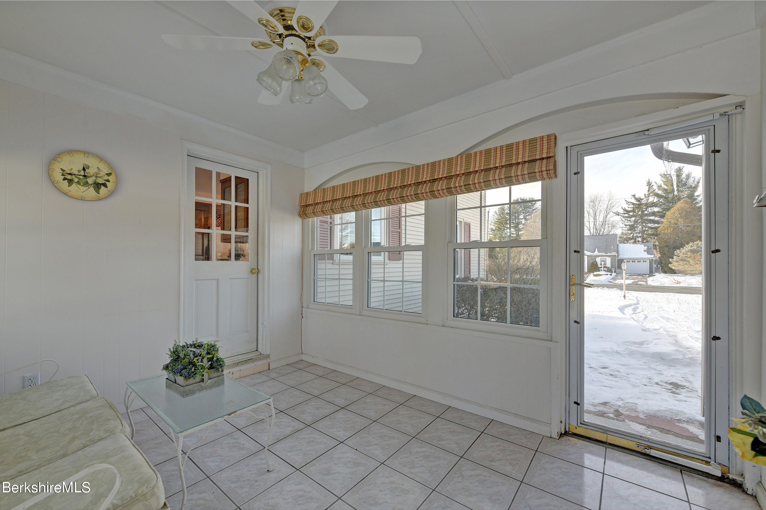 55 Roberta Road Pittsfield, MA 01201 - Photo 16 of 43 100 Breezeway