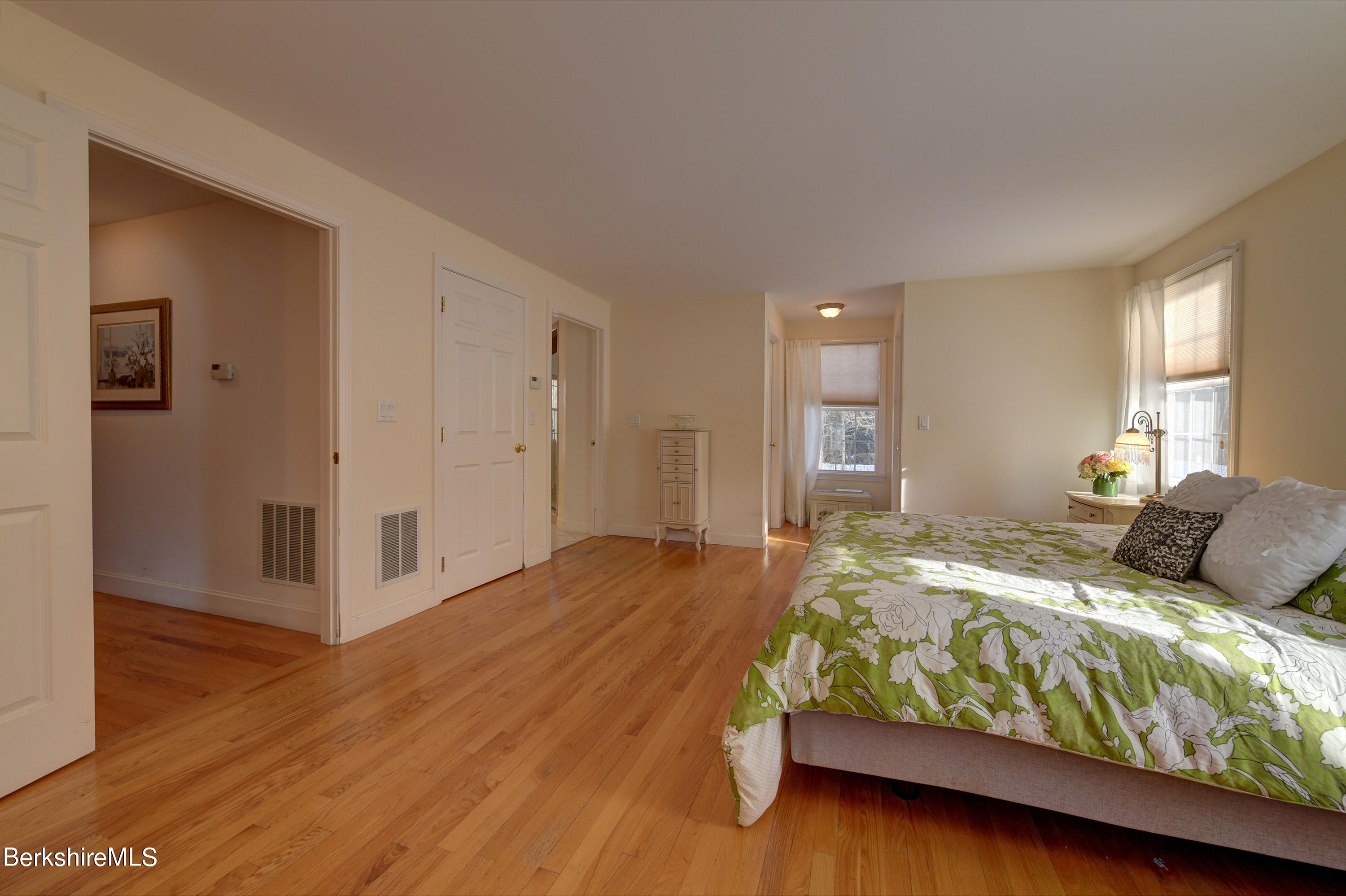 55 Roberta Road Pittsfield, MA 01201 - Photo 20 of 43 Handicap Access