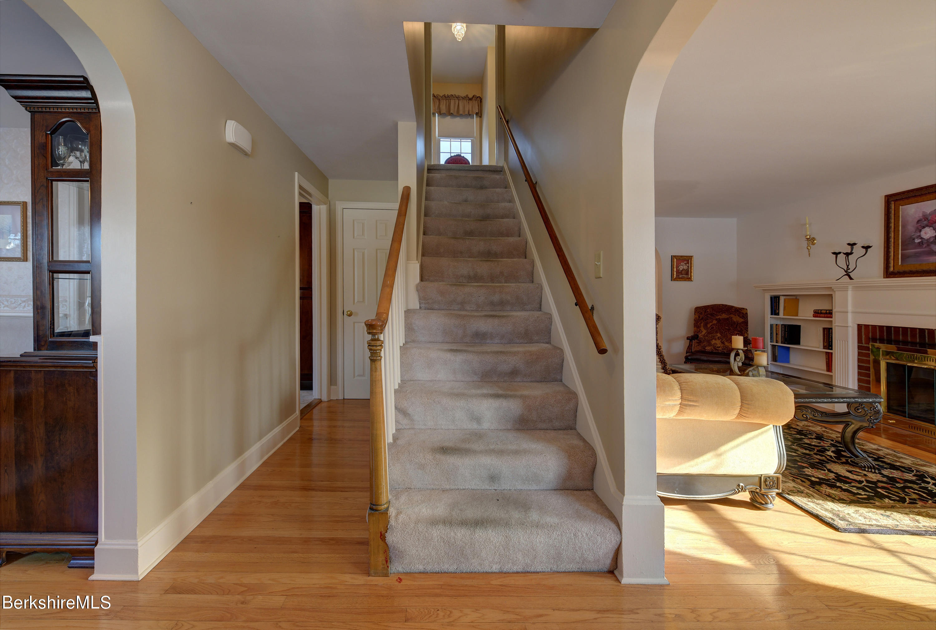 55 Roberta Road Pittsfield, MA 01201 - Photo 24 of 43 Stairway up