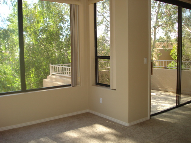 7525 East Gainey Ranch Road, Unit 111 Scottsdale, AZ 85258 - Photo 13 of 38 SITTING ROOM AREA IN MASTER
