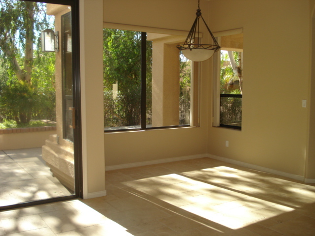 7525 East Gainey Ranch Road, Unit 111 Scottsdale, AZ 85258 - Photo 8 of 38 BREAKFAST ROOM OFF FAMILY ROOM