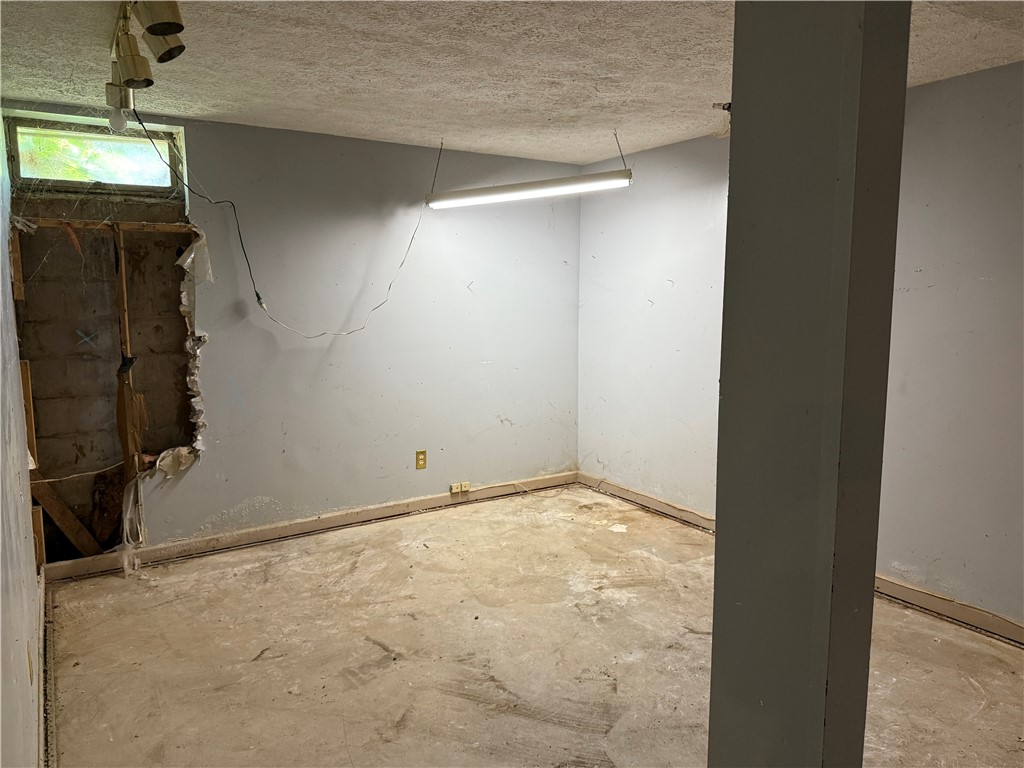 4265 South Holley Road Clarendon, NY 14470 - Photo 16 of 20 Basement