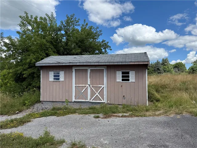 $150,001 | 4265 South Holley Road, Clarendon, NY 14470