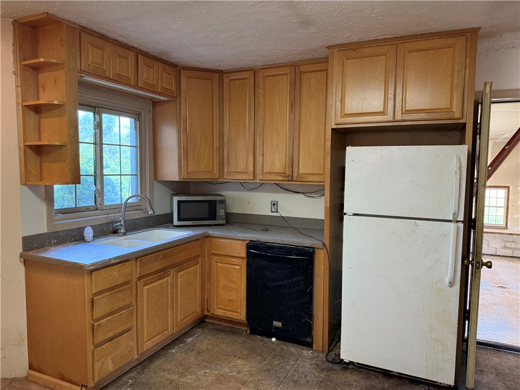 4265 South Holley Road Clarendon, NY 14470 - Photo 6 of 20 Kitchen