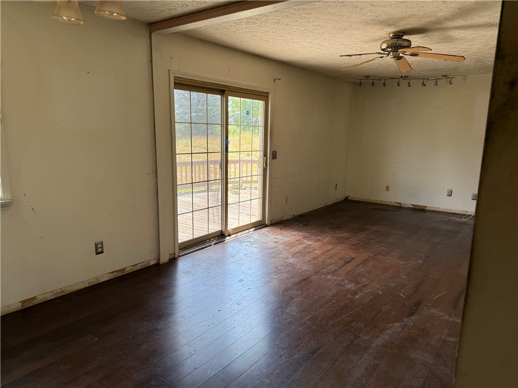 4265 South Holley Road Clarendon, NY 14470 - Photo 7 of 20 Dining Room/Living Room