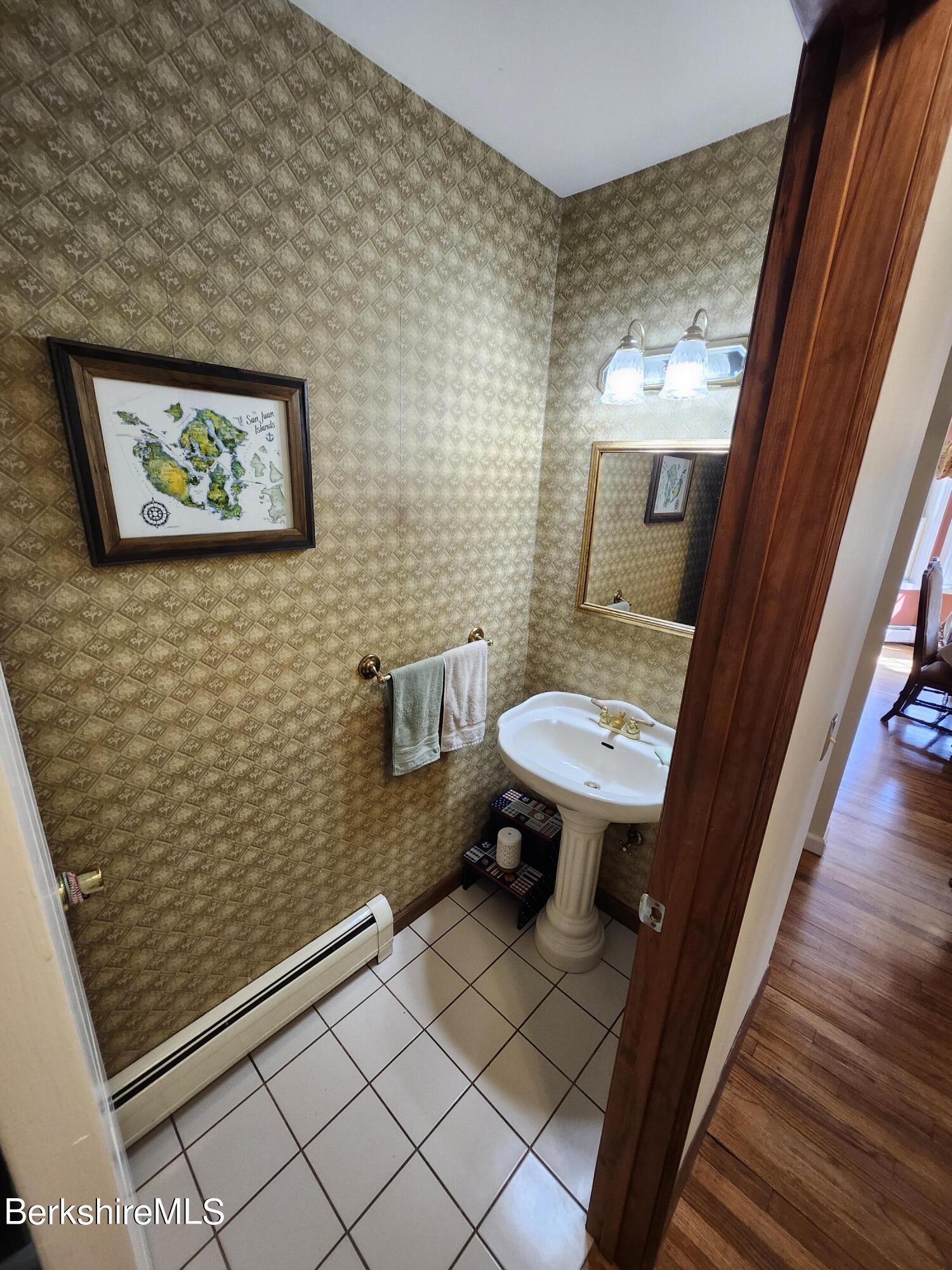10 Lillybrook Road Pittsfield, MA 01201 - Photo 51 of 91 1st Floor Half Bath