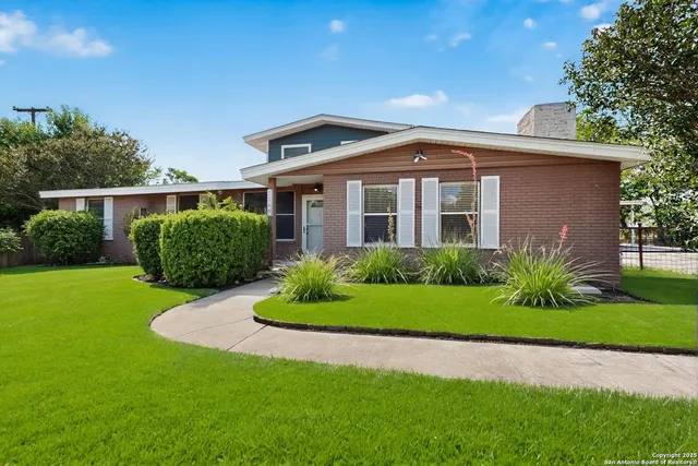 $439,000 | 7140 Tree Bend Street, China Grove, TX 78263