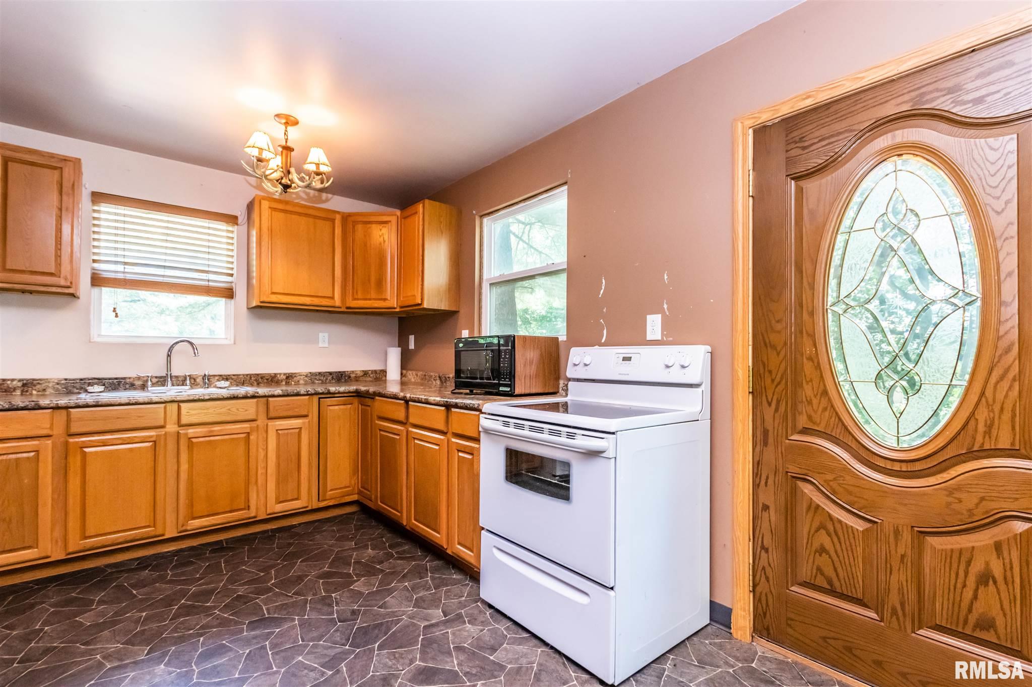 3232 Rakestraw Road Manito, IL 61546 - Photo 8 of 29 Gallery Image 8