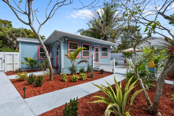$3,500 | 2396 Easy Street, Unit A, Palm Beach Gardens, FL 33410