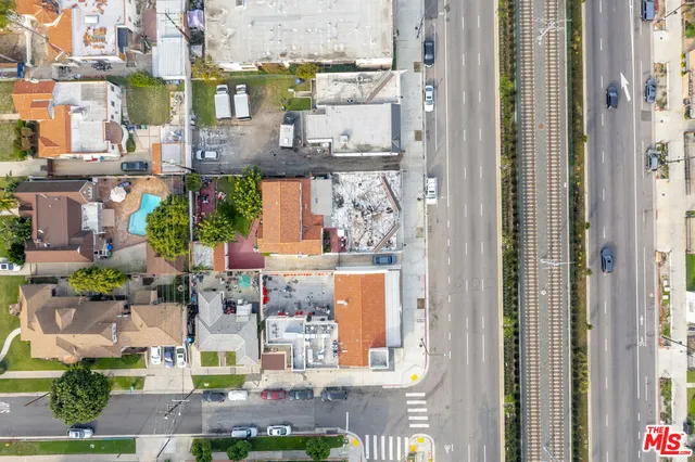 $995,000 | 4847 Crenshaw Boulevard, Los Angeles, CA 90043