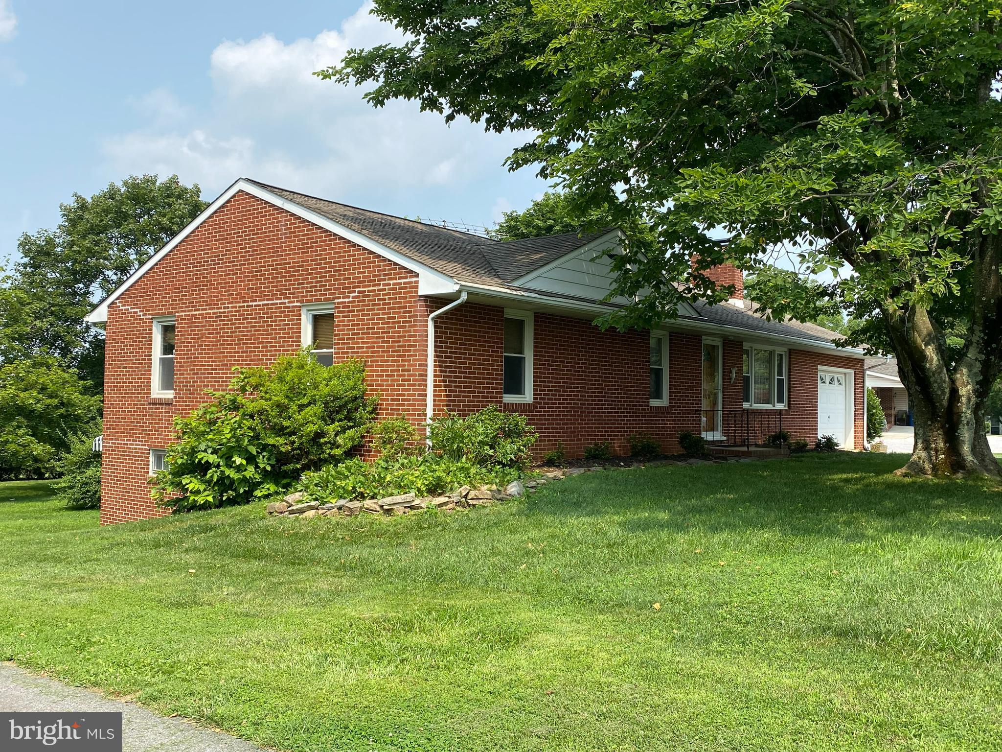 336 Hook Road Westminster, MD 21157 - Photo 2 of 22 Gallery Image 2