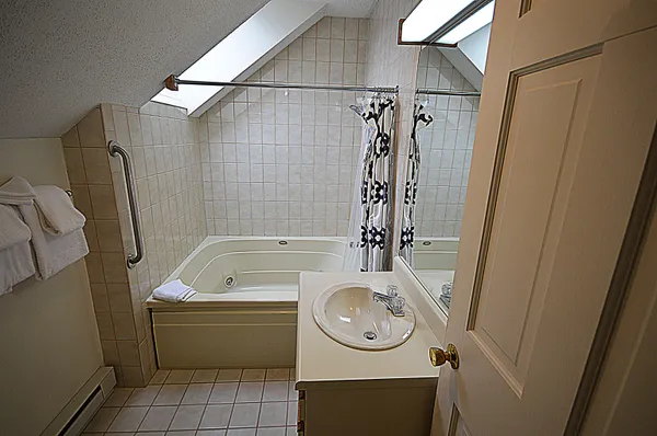 $57,000 | 9 Mountain Sun Way, Unit 17B, Waterville Valley, NH 03215
