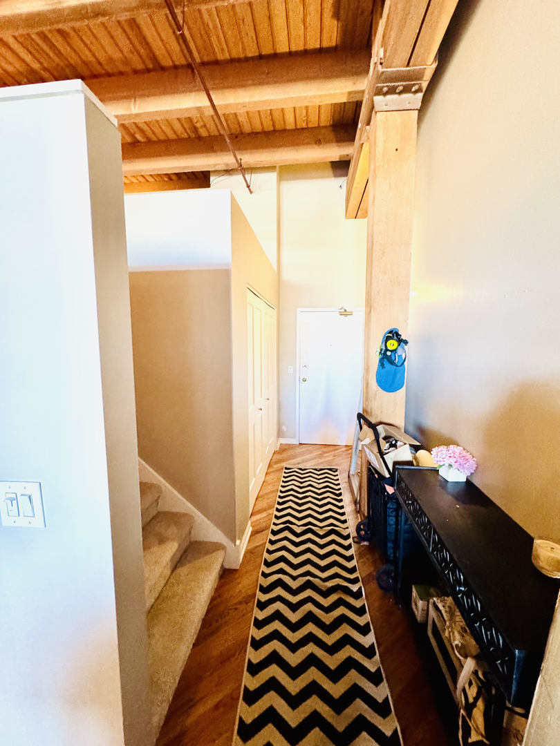 1733 West Irving Park Road, Unit 304 Chicago, IL 60613 - Photo 3 of 13 Gallery Image 3