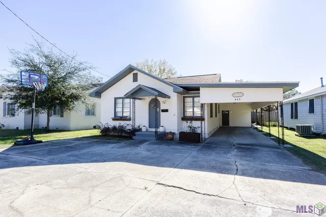 $280,000 | 423 Avenue East, Port Allen, LA 70767