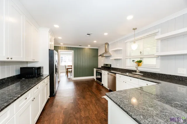 $273,000 | 423 Avenue East, Port Allen, LA 70767