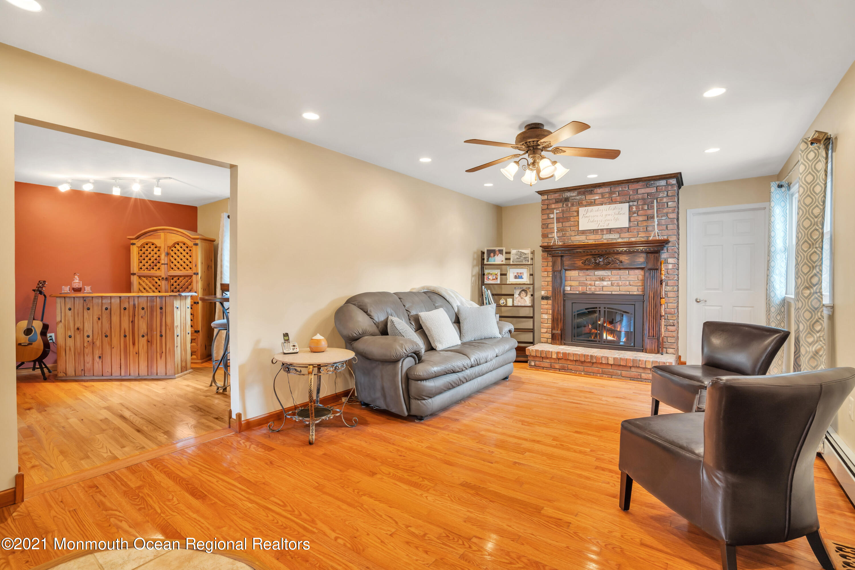 843 Nutswamp Road Red Bank, NJ 07701 - Photo 14 of 92 a living room with furniture and a large window