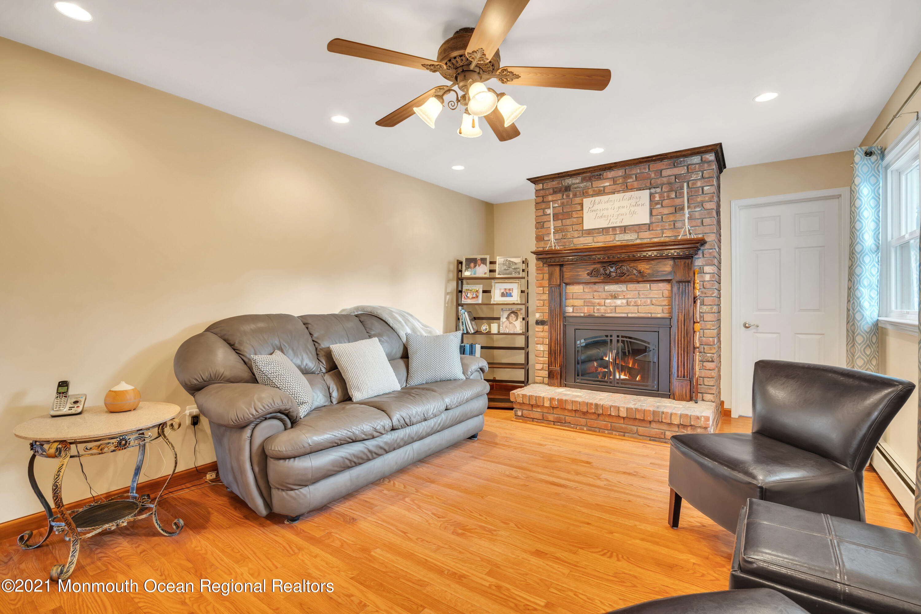 843 Nutswamp Road Red Bank, NJ 07701 - Photo 16 of 92 022_dsc09189