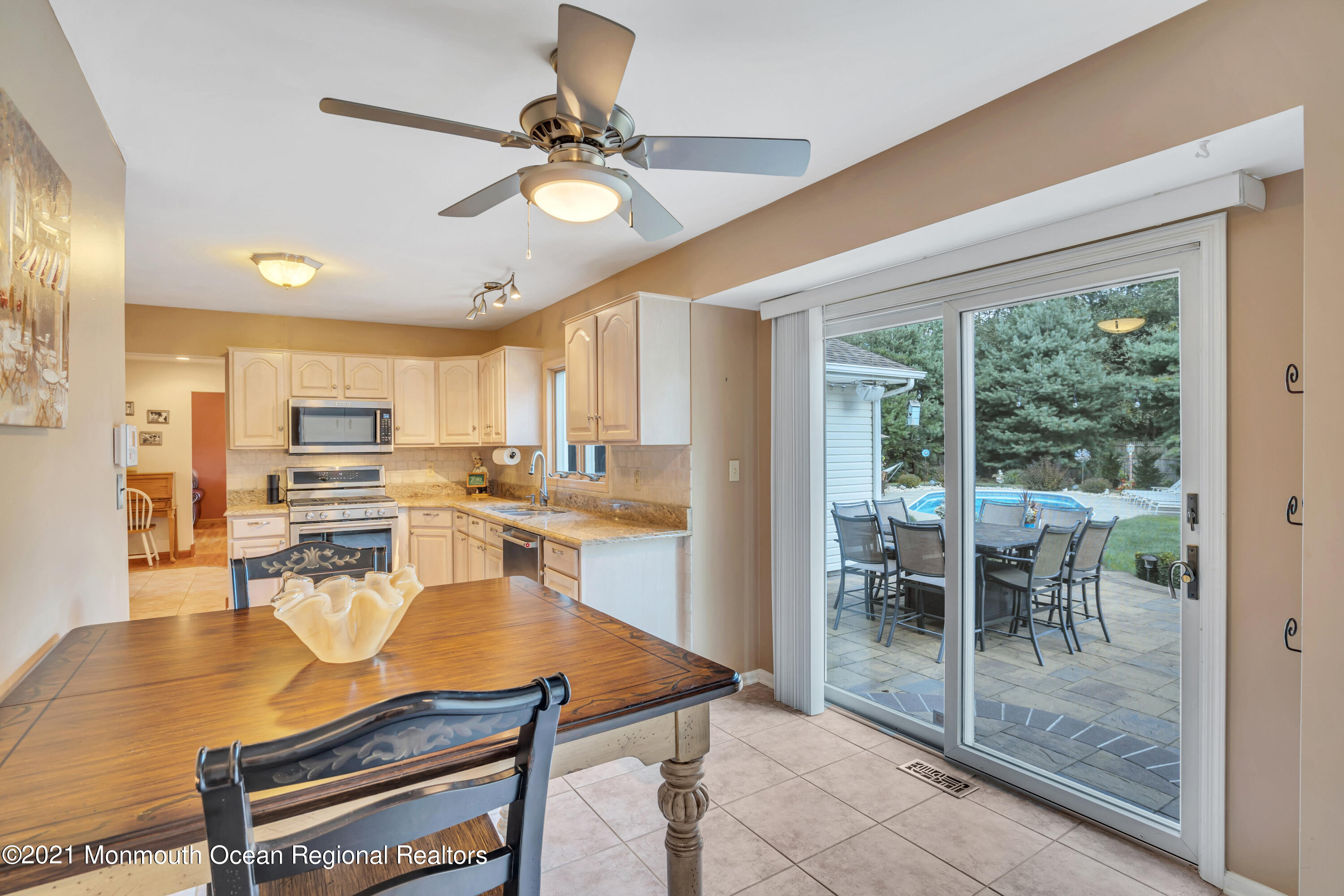 843 Nutswamp Road Red Bank, NJ 07701 - Photo 30 of 92 041_dsc09284