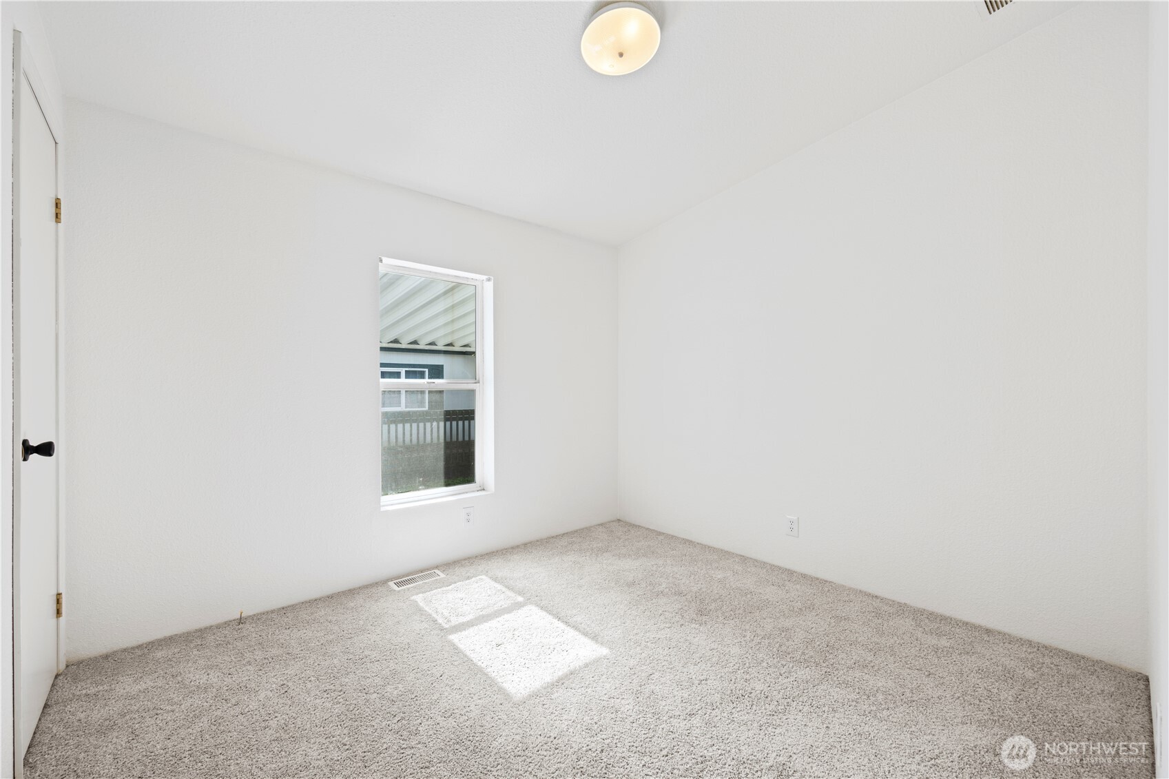 11100 4th Avenue West, Unit 22 Everett, WA 98204 - Photo 24 of 29