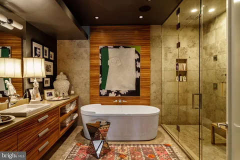 $2,450,000 | 136 North 22nd Street, Philadelphia, PA 19103