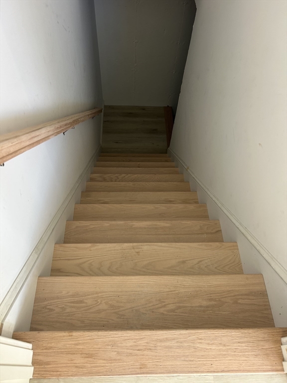 209 Main Street, Unit 1 Dennis, MA 02670 - Photo 28 of 28 a view of entryway