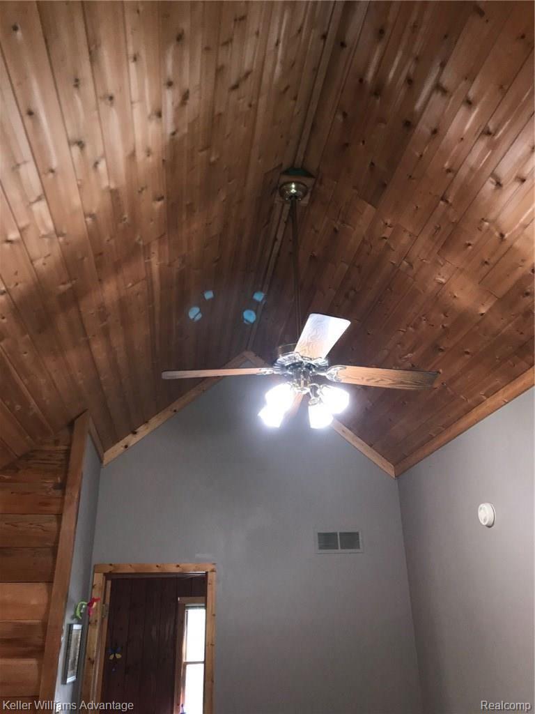 21580 Otter Road Belleville, MI 48111 - Photo 16 of 39 IMG_0446.jpg