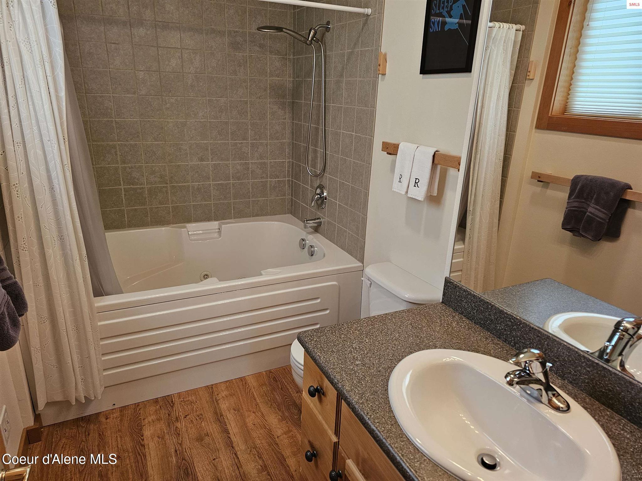 107 Cornice Court, Unit 308 Sandpoint, ID 83864 - Photo 2 of 25 20252070-0df7af2e-be31-42ae-b846-3ccdc5d
