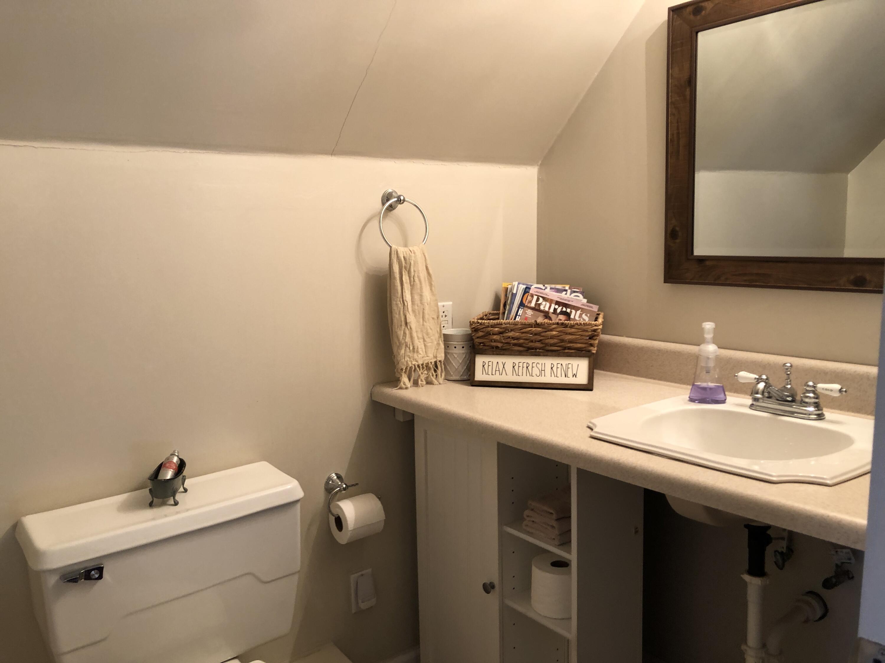 2620 Shull Road Northeast Roanoke, VA 24012 - Photo 33 of 49 Upper Bathroom III