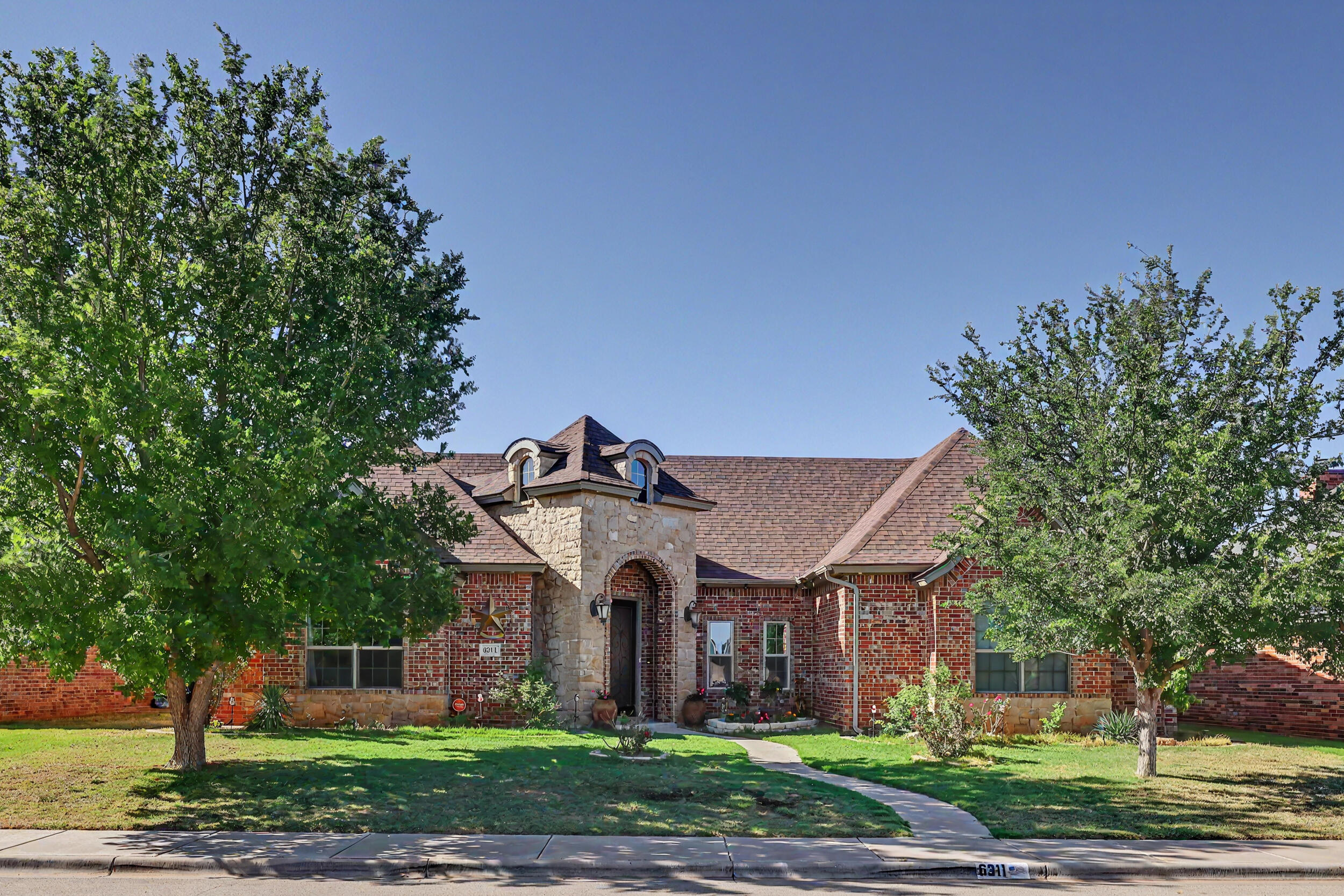 6311 77th Street Lubbock, TX 79424 - Photo 5 of 42 2_img_6343_vtw
