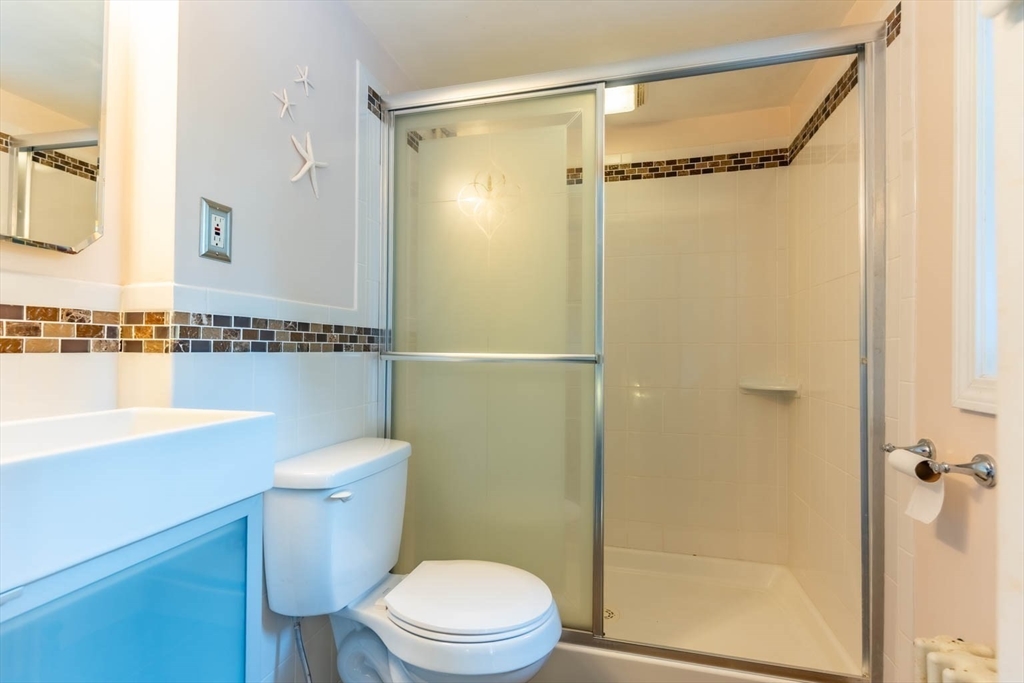 61 Brigham Road Worcester, MA 01609 - Photo 8 of 20 Gallery Image 8
