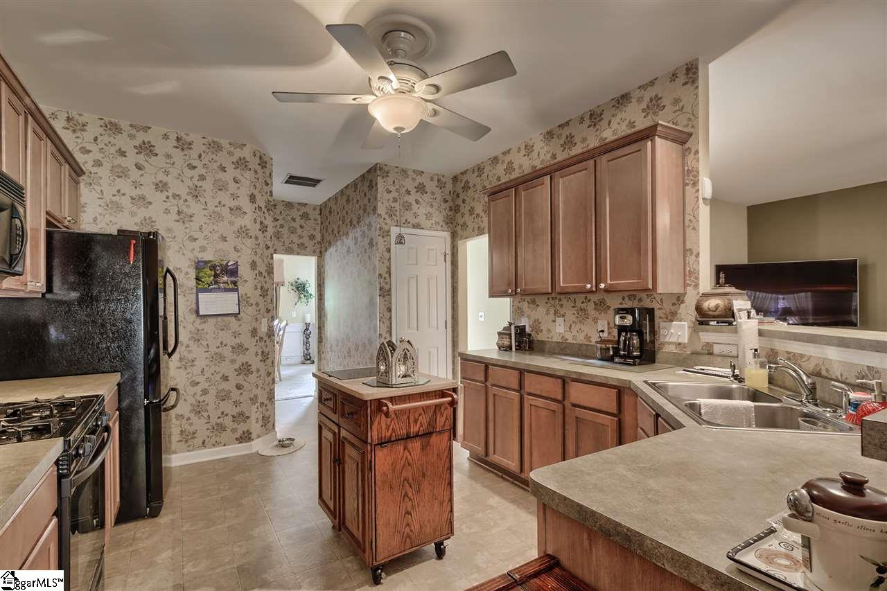 43 Farmbrook Way Simpsonville, SC 29681 - Photo 5 of 35 Gallery Image 5