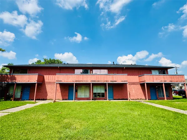 $495,000 | 2816 Lafferty Road, Unit 4, Pasadena, TX 77502