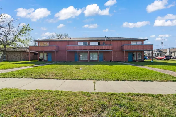 $495,000 | 2816 Lafferty Road, Unit 4, Pasadena, TX 77502