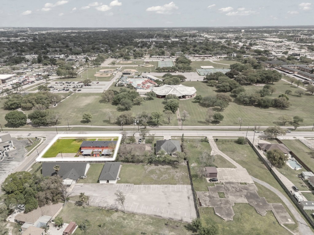 2816 Lafferty Road, Unit 4 Pasadena, TX 77502 - Photo 22 of 34 view of a city