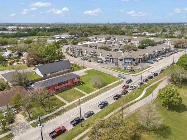 $495,000 | 2816 Lafferty Road, Unit 4, Pasadena, TX 77502