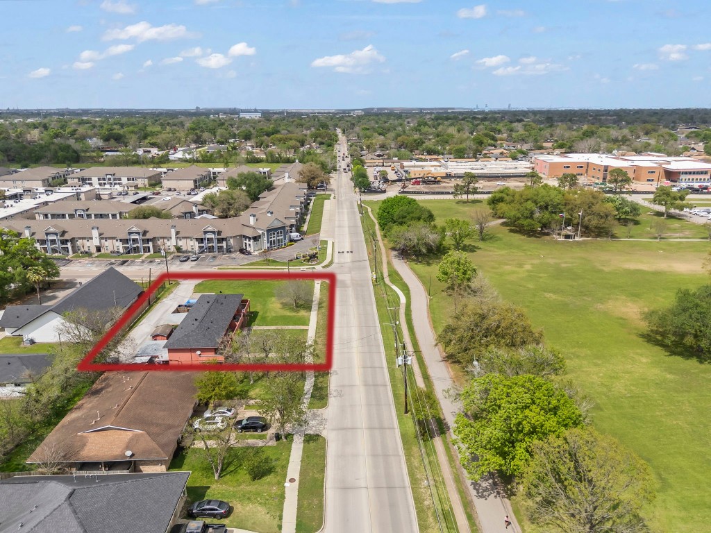 2816 Lafferty Road, Unit 4 Pasadena, TX 77502 - Photo 29 of 34 a view of a city with an ocean view