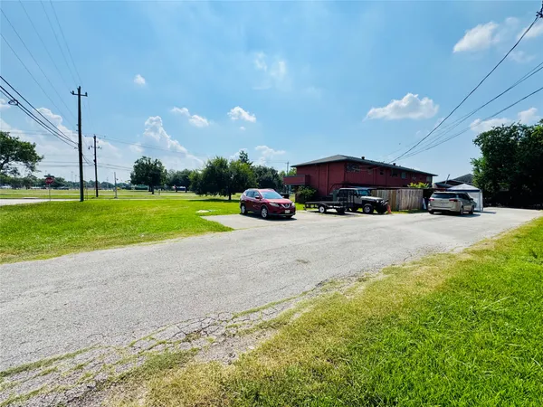 $495,000 | 2816 Lafferty Road, Unit 4, Pasadena, TX 77502