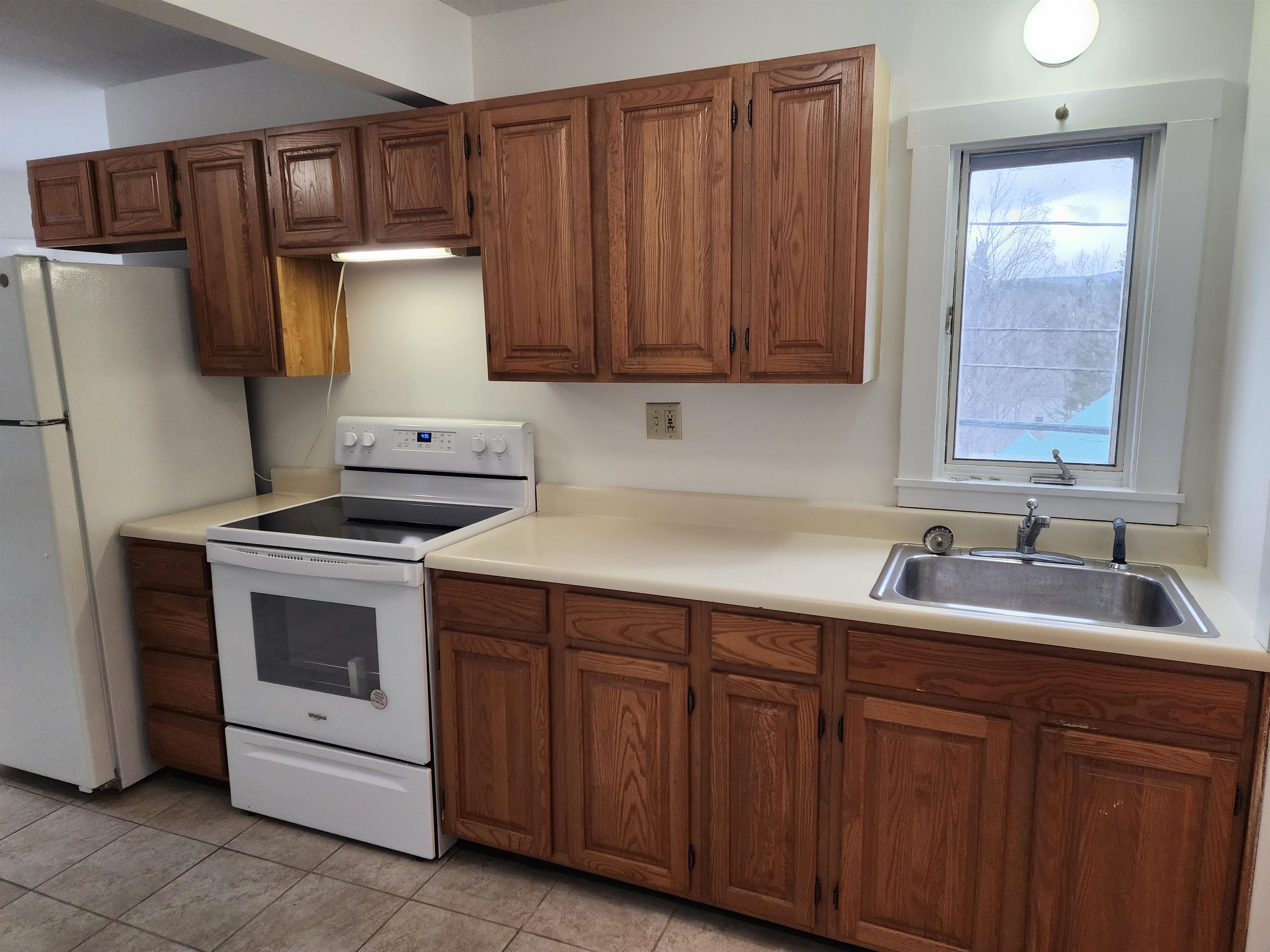 73 Pleasant Street, Unit 3 Littleton, NH 03561 - Photo 12 of 19